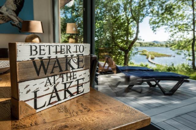 Wake up at your own private Lake