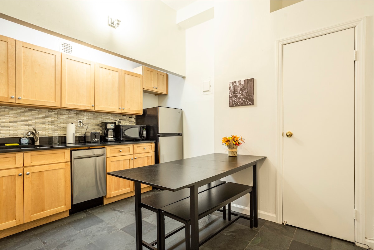 BRAND NEW! Spacious 3Bed in the Heart of Manhattan