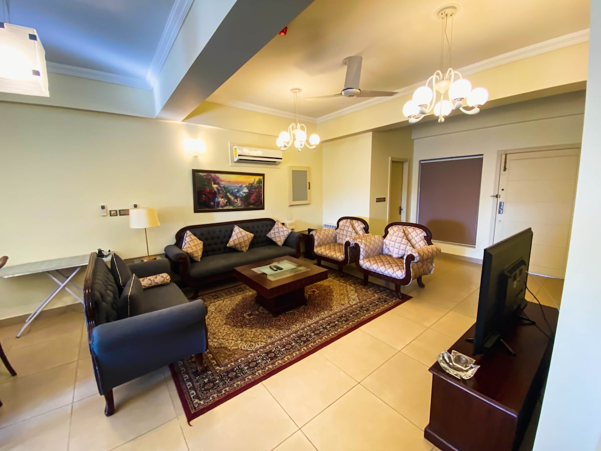 Diplomat's Delight: Luxury 2-Bed Apartment