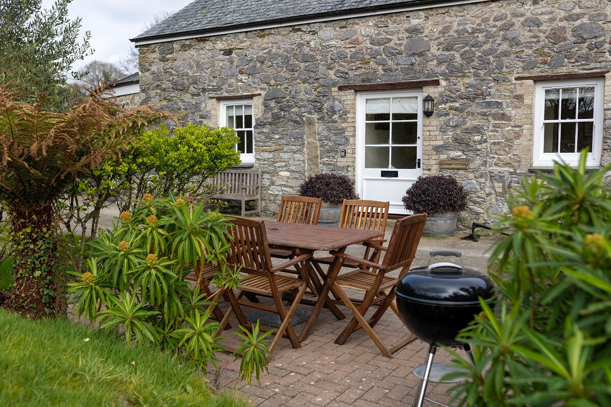 Dolphin Cottage Charlestown.  A holiday haven