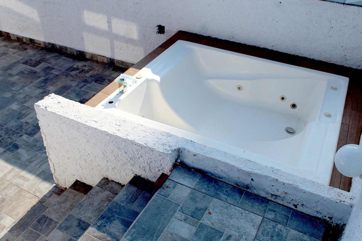 Depto céntrico terraza/jacuzzi