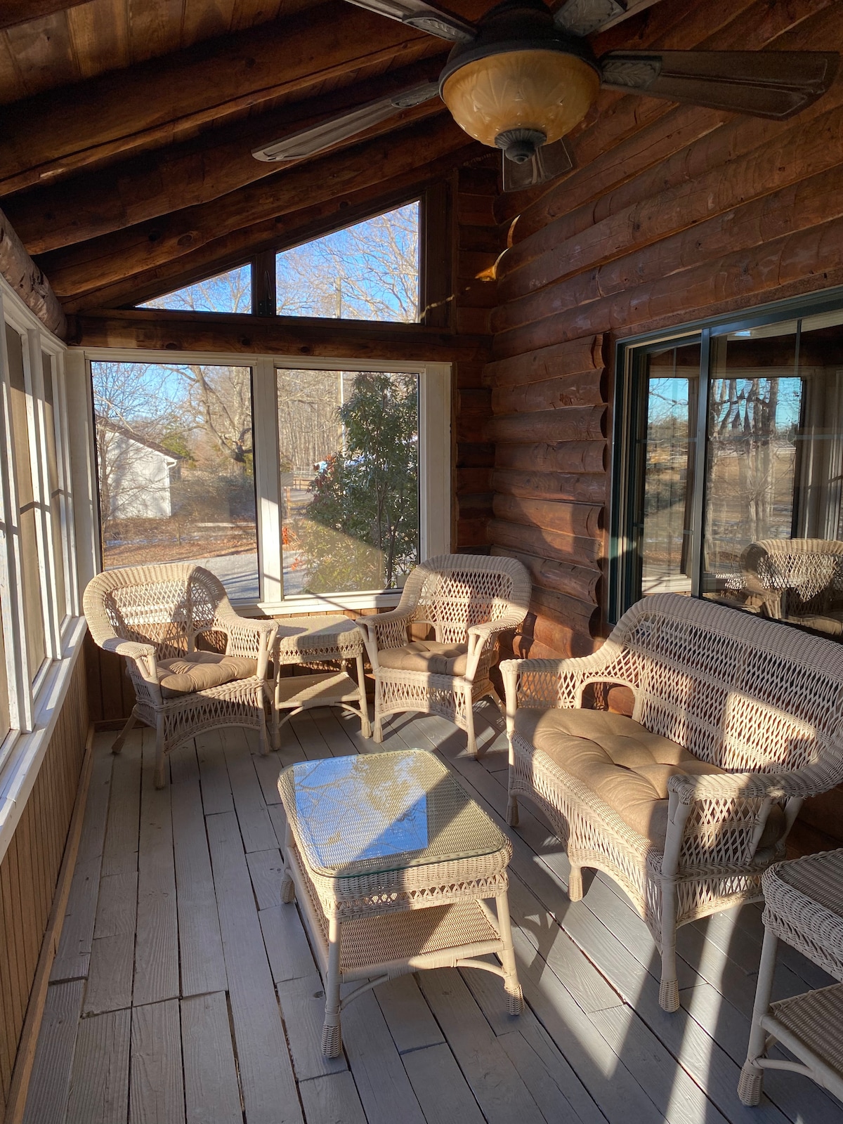 Secluded Log Cabin on Goochland Horse Farm