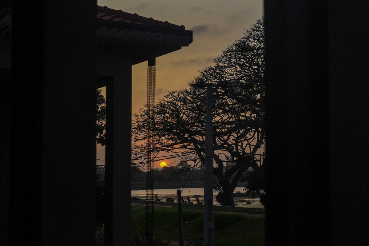 A Double Room in Anuradhapura (Dandelion)