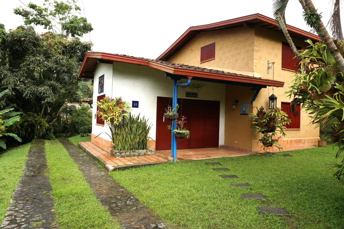 Casa Familiar y Naturaleza en Parcelación Privada