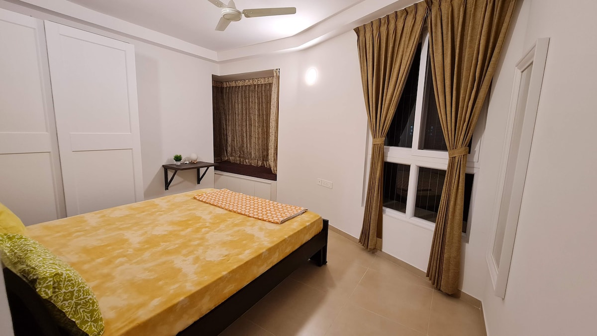 位于Bhartiya市的舒适2 BHK公寓