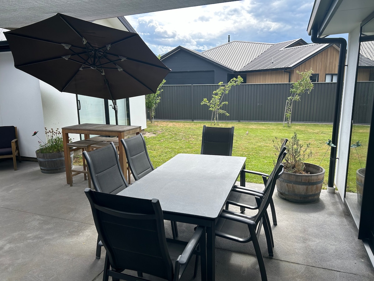 4BR Haven in Shotover: Perfect Family Getaway