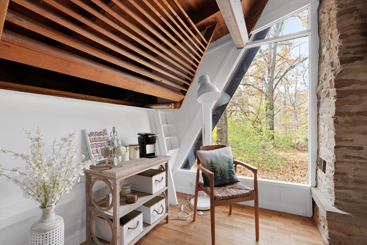 Lake View A-Frame Cabin with Hot Tub & Fireplace