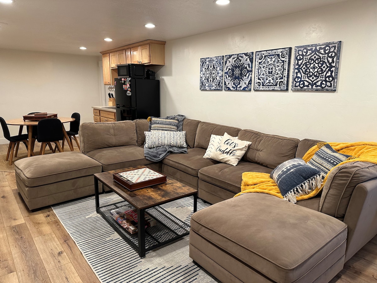 Cozy & Bright Private Basement