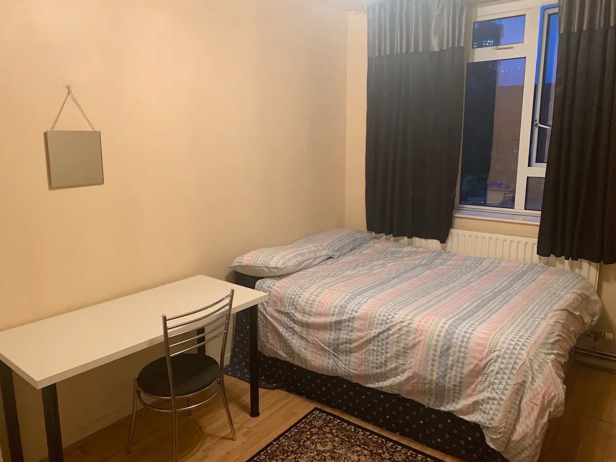 Large Room, Central
London