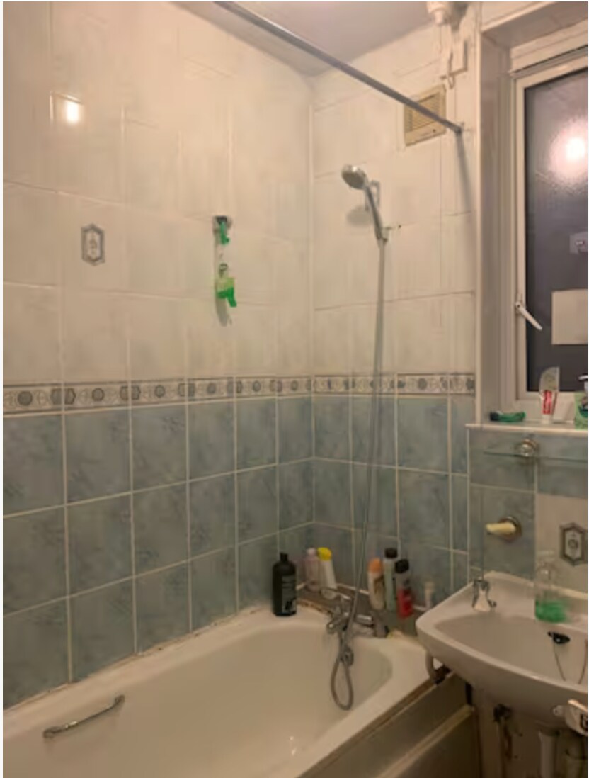 Large Room, Central
London
