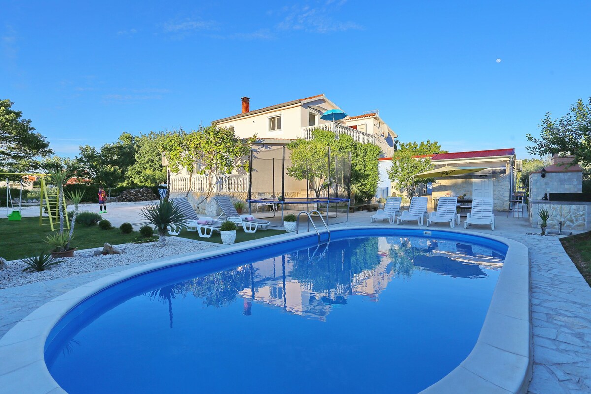 Villa Oaza with private pool