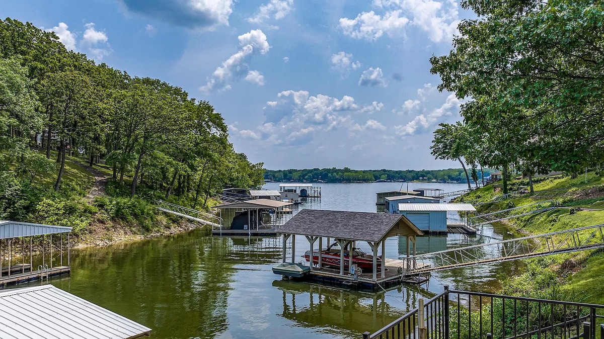 Five-bedroom on Grand Lake!