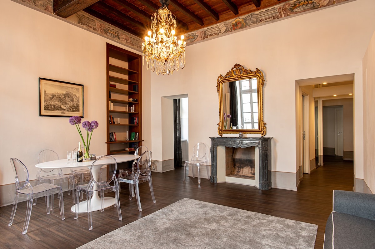 Santachiara15, luxury historical apartment