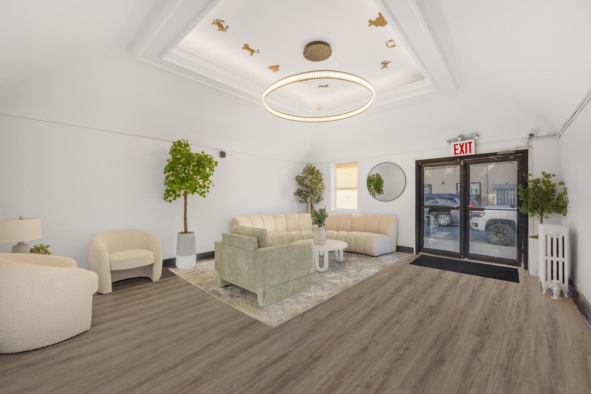 Sleek City Oasis: Bay Ridge Luxury Escape