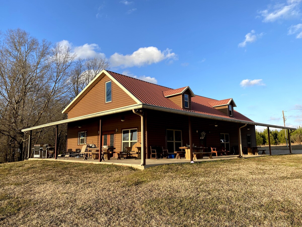 *In Direct Path of Eclipse* Secluded Cabin Getaway