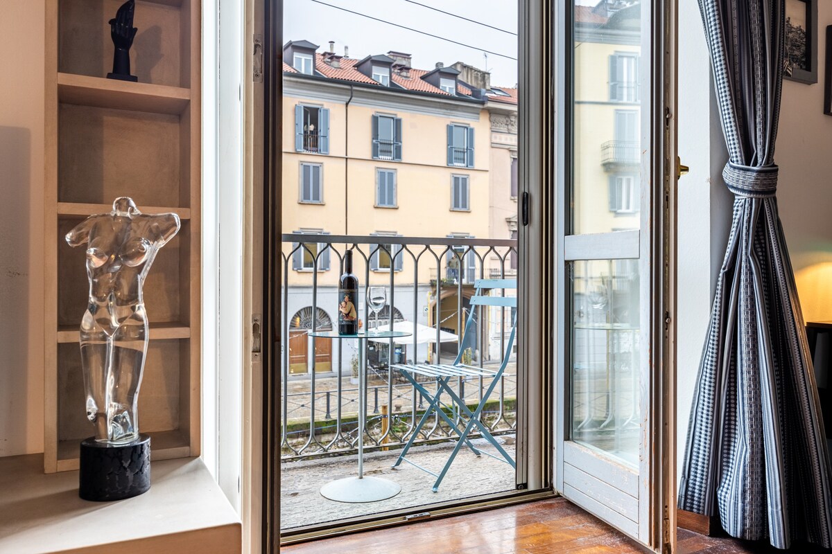[Navigli] Historic House with a View of the Canal