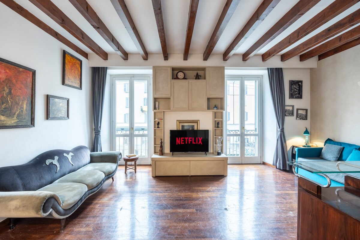 [Navigli] Historic House with a View of the Canal