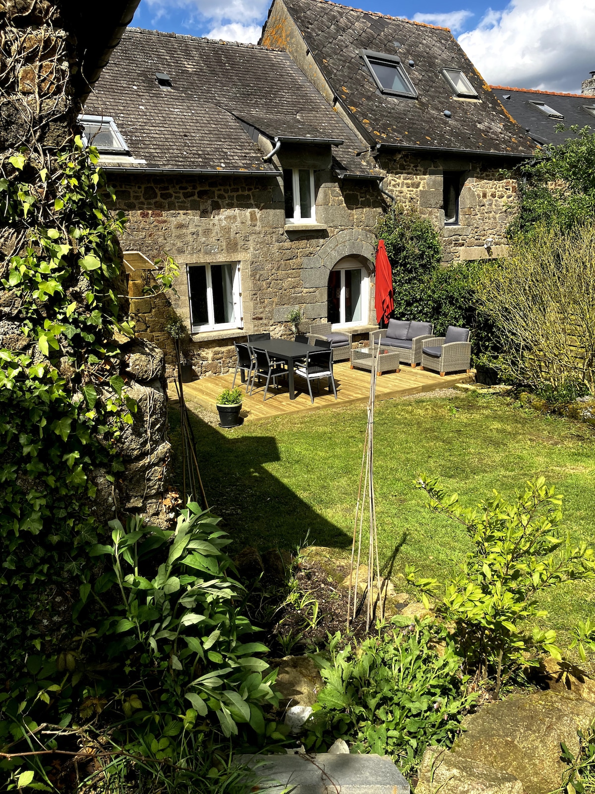 Maison au calme verdoyant (2 p)