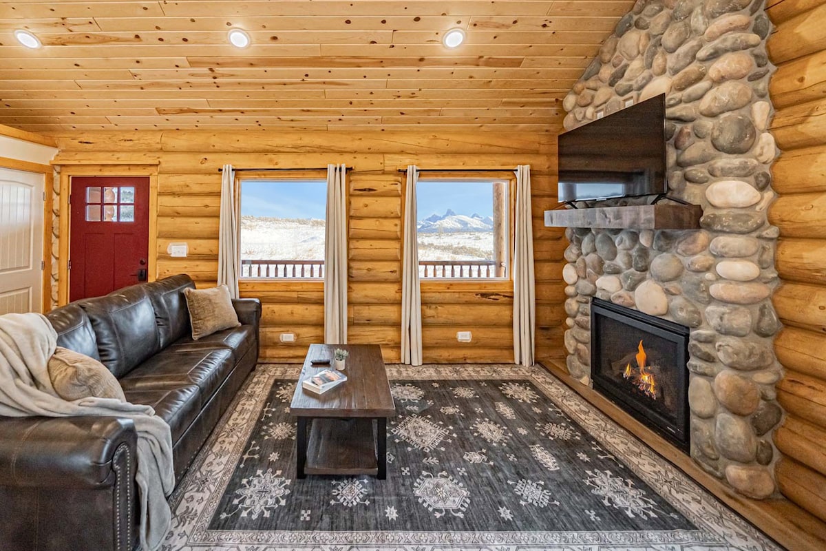 Tranquil, Cozy Log Cabin w/ Fireplace, Teton Views