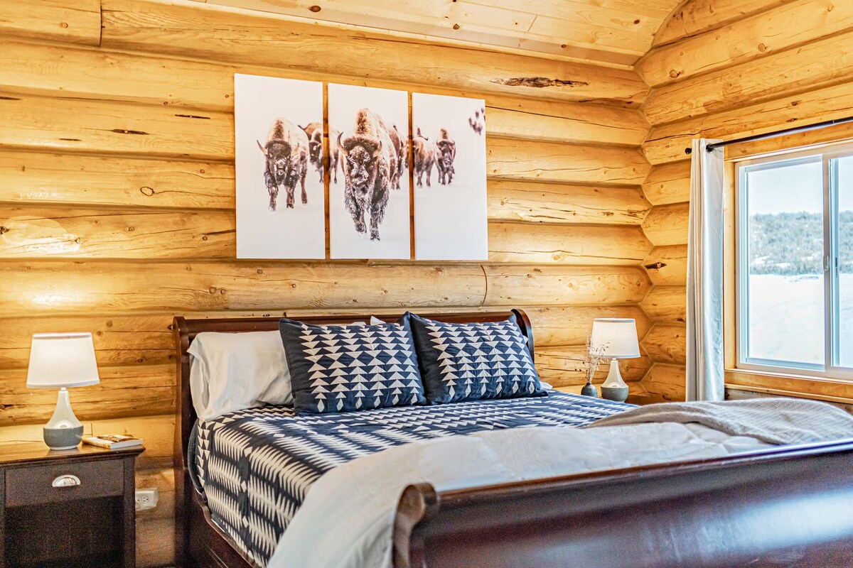 Tranquil, Cozy Log Cabin w/ Fireplace, Teton Views