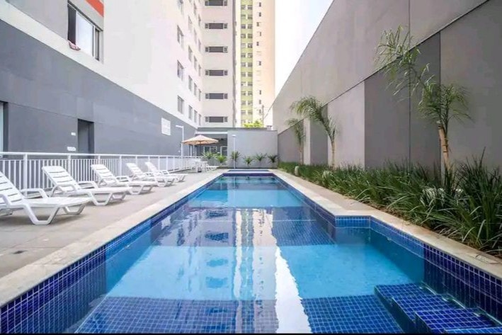 带泳池的新单间公寓，距离Brás地铁站50米！