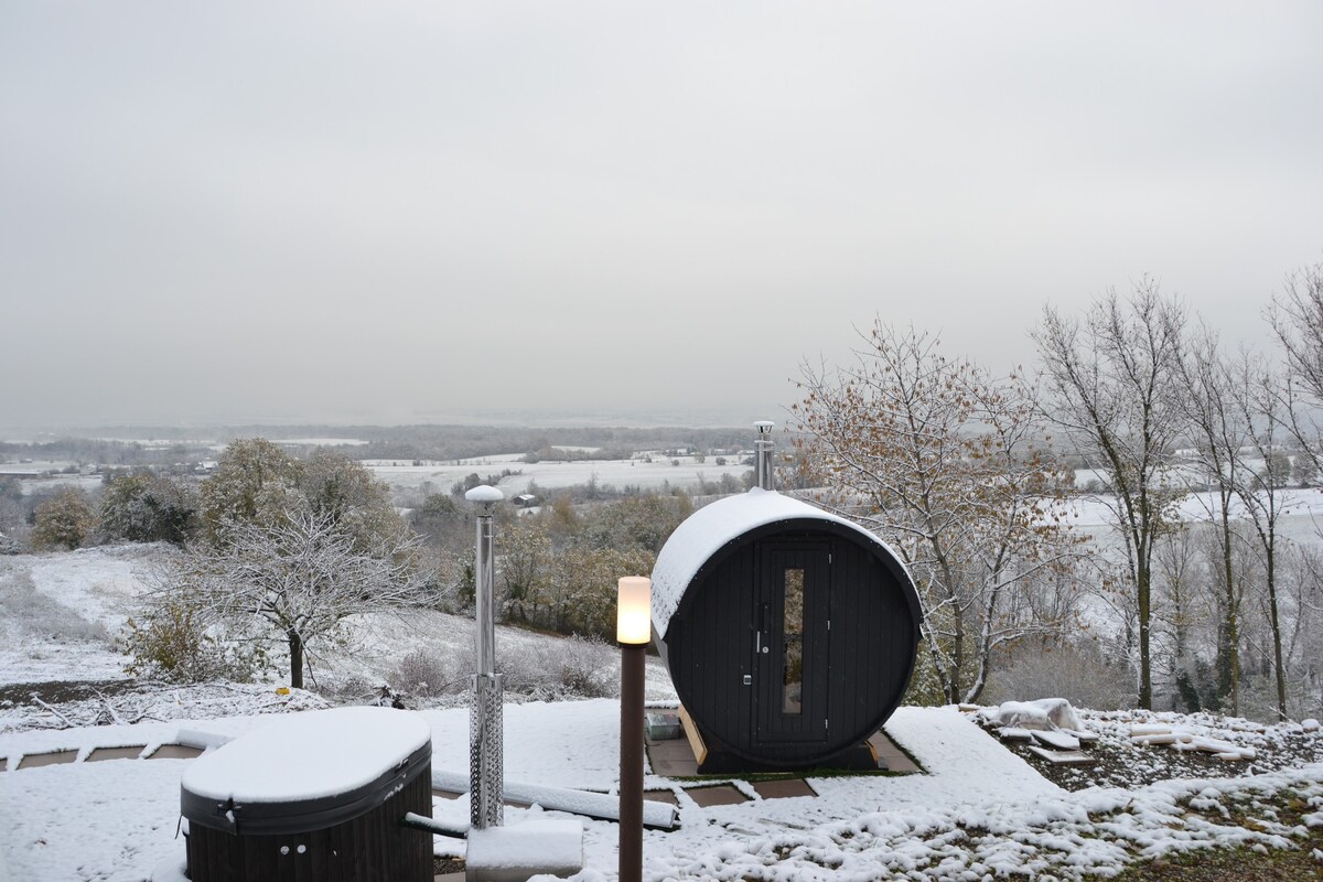 Lodge, sauna e vasca esterna