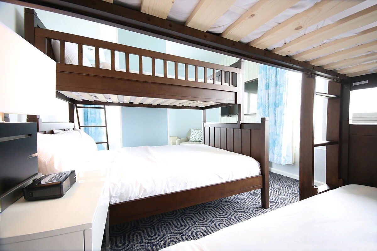 4-bedroom Oceanfront Penthouse