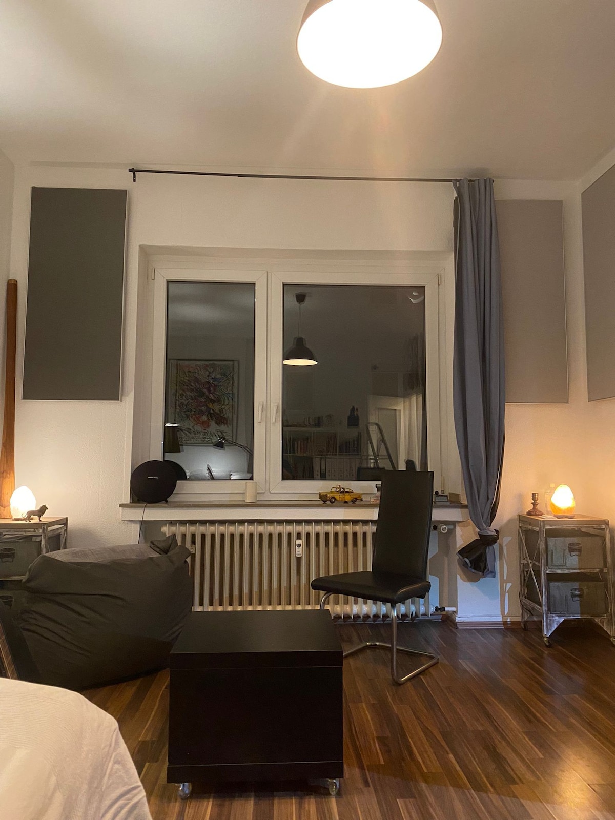 central and cozy 33q apartment