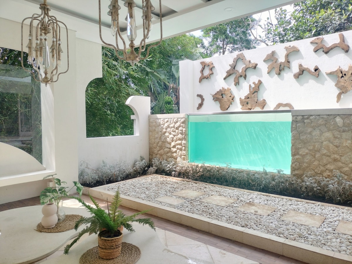 Joi Home - Private Warm Glass Pool (built 2024)