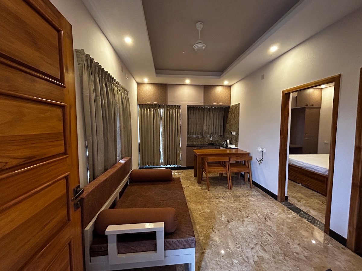 GK Homestays - Luxurious Furnished Apartment