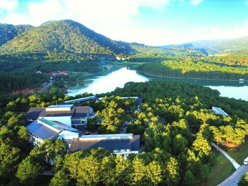 Teracota TuyenLam-villa lakeside