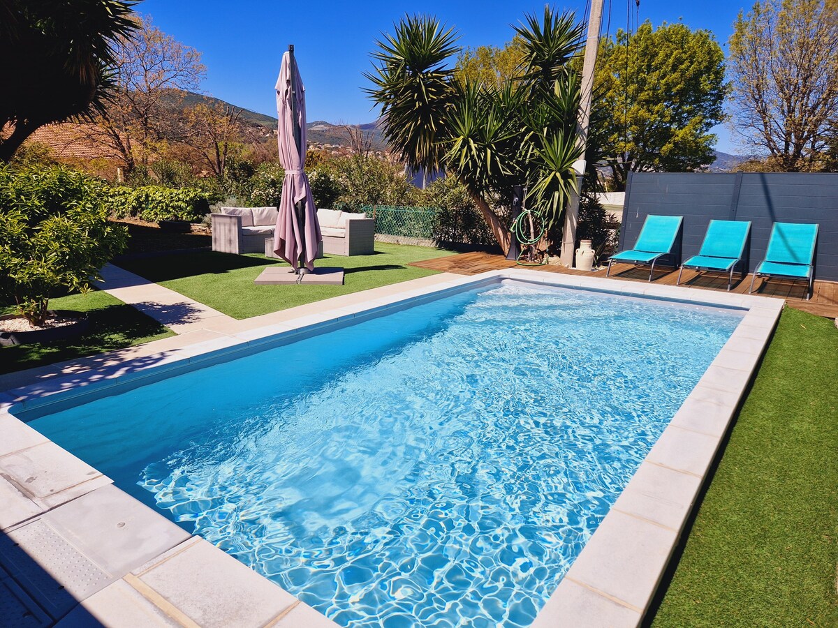 Haut de villa avec piscine privée terrasses jardin