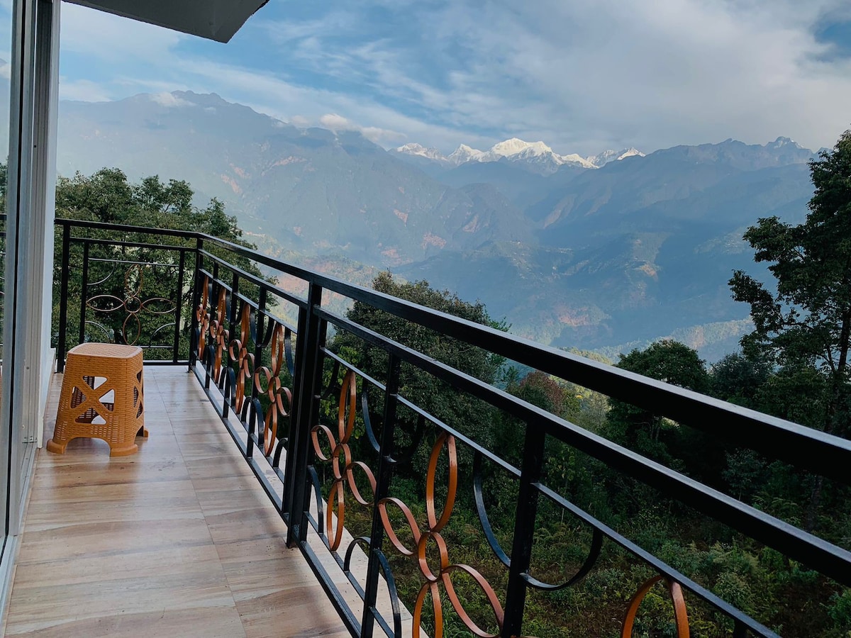 Best stay for family in Pelling.