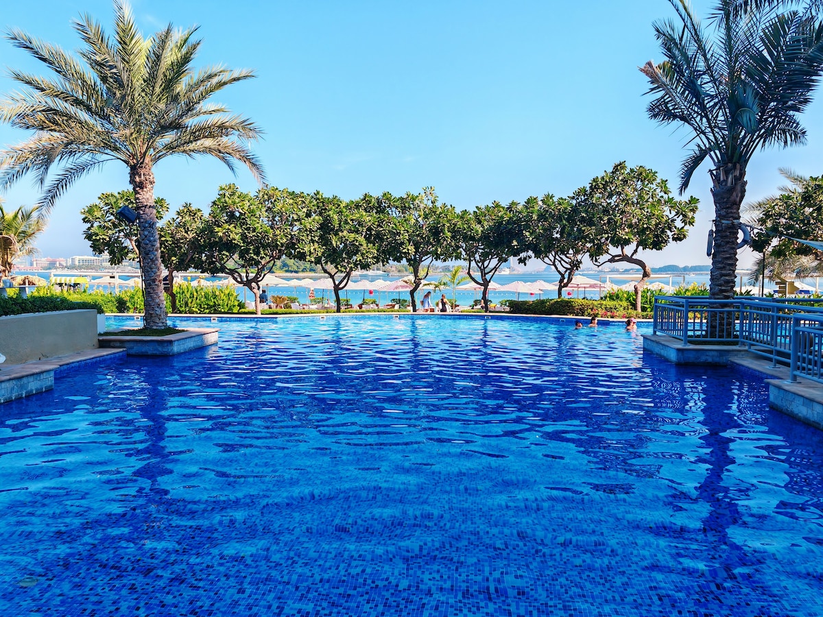 Luxurious, Spacious, seaside 1BD in Palm Jumeirah