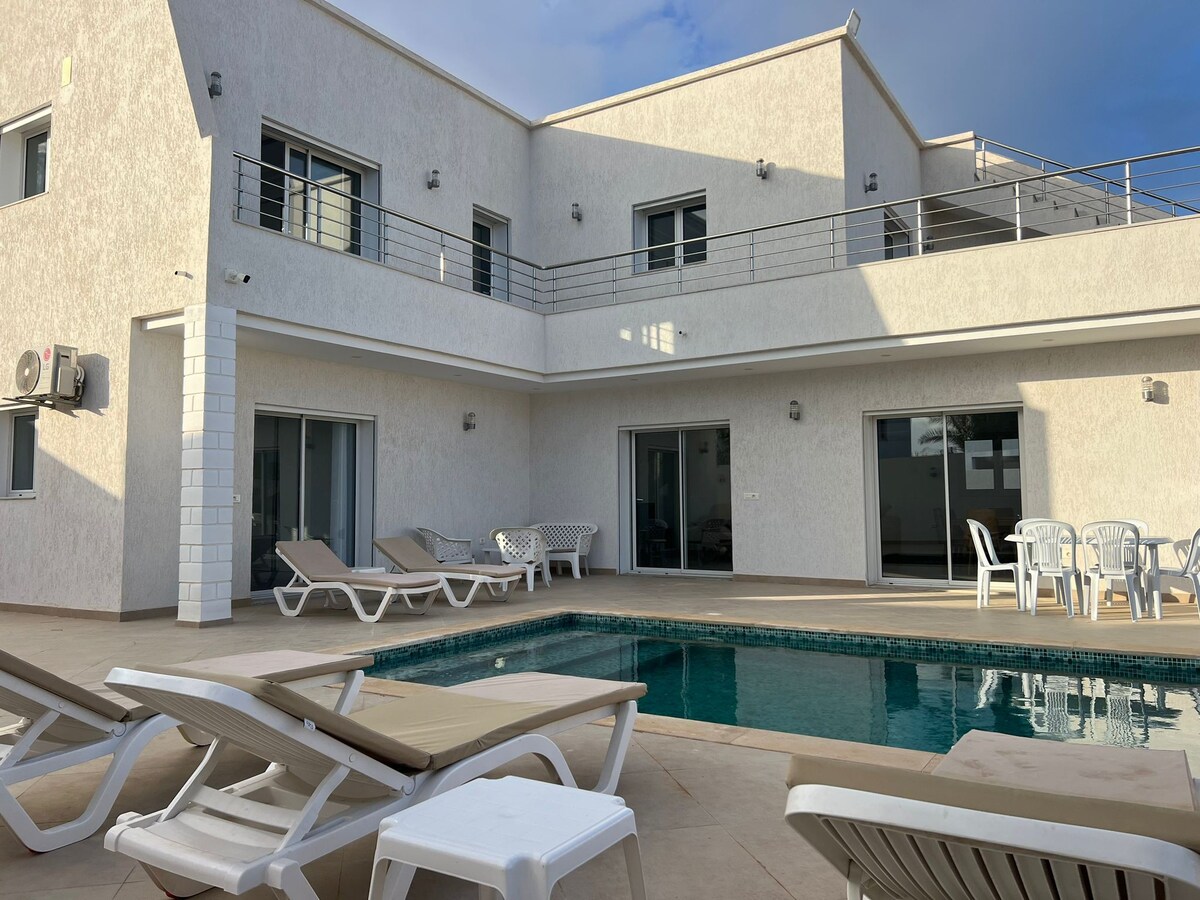"Villa Emma" Superbe villa récente avec piscine