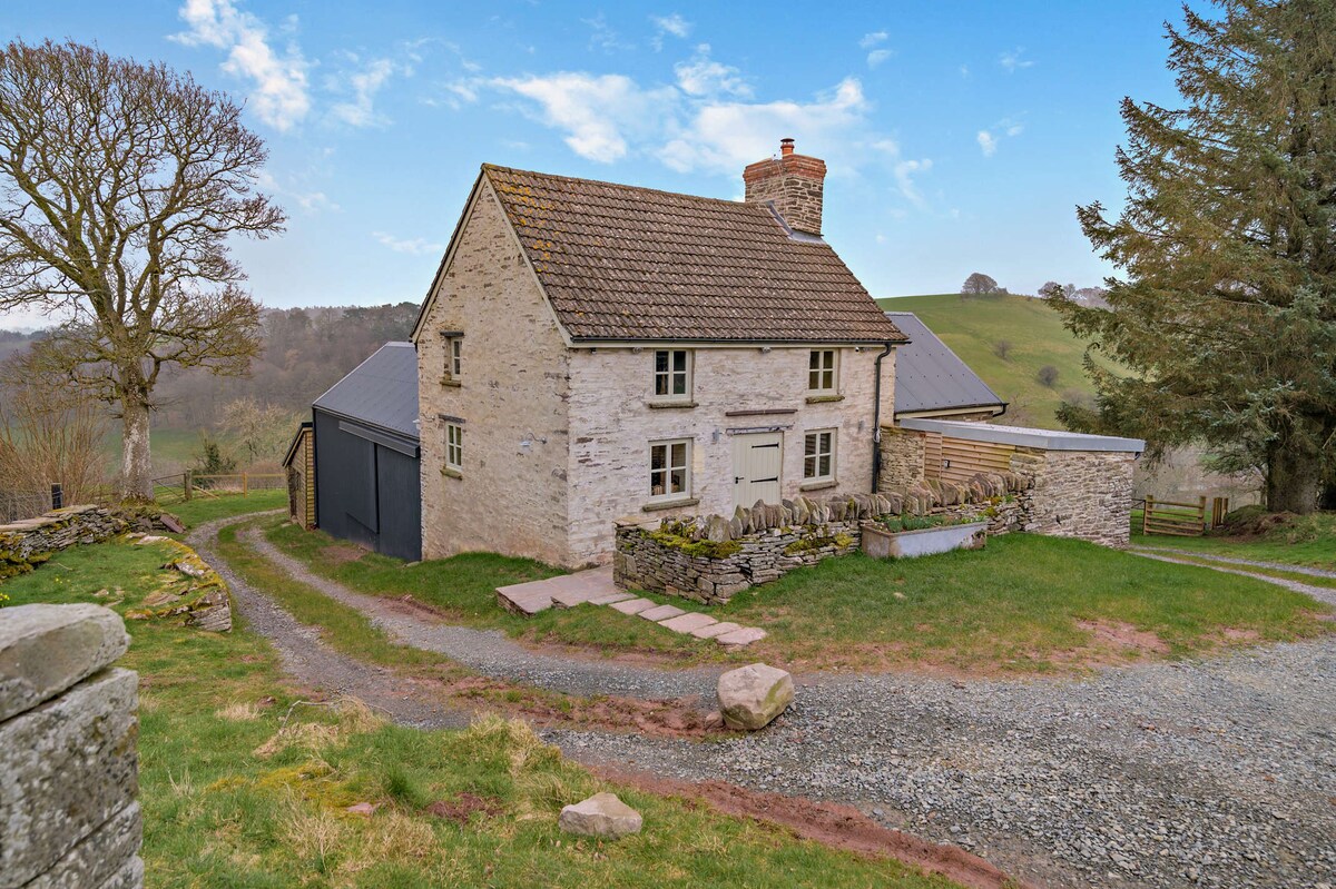 Pen-y-Cwm Cottage @ Tregoyd Estate