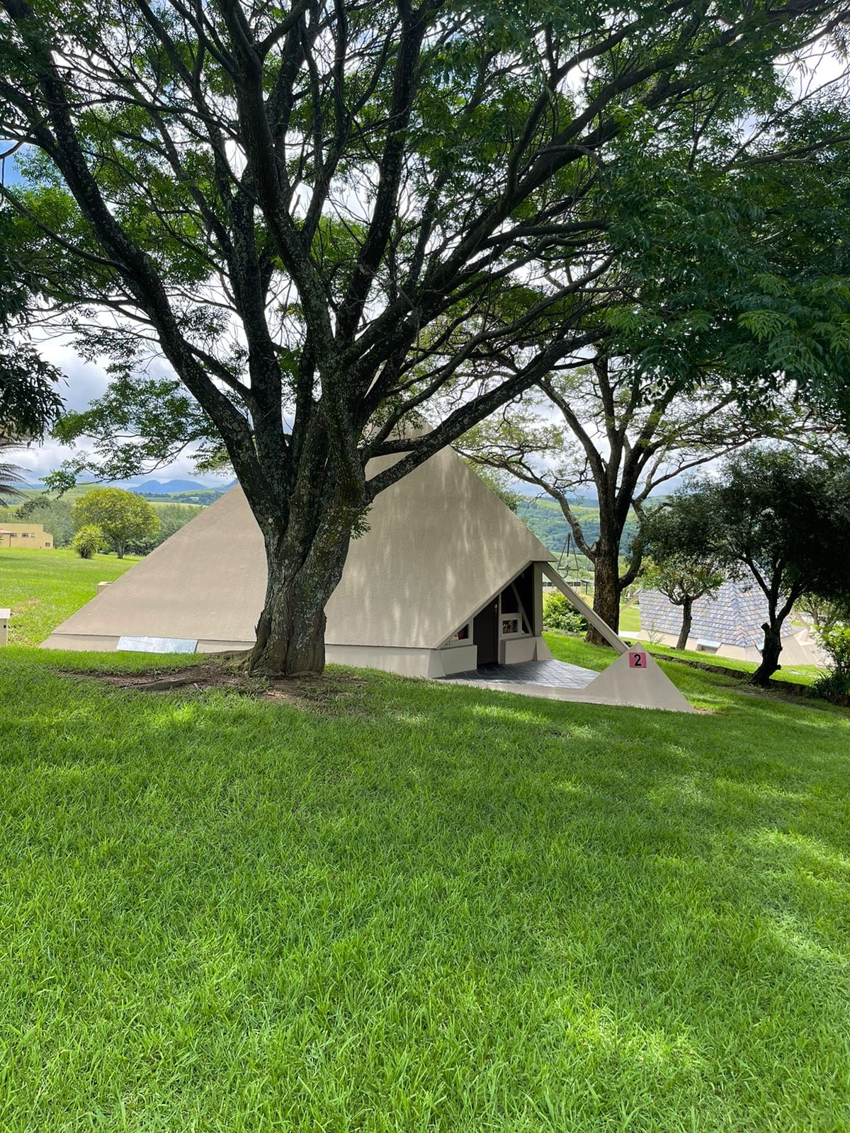 Pyramids Motel,Van Reenen's pass