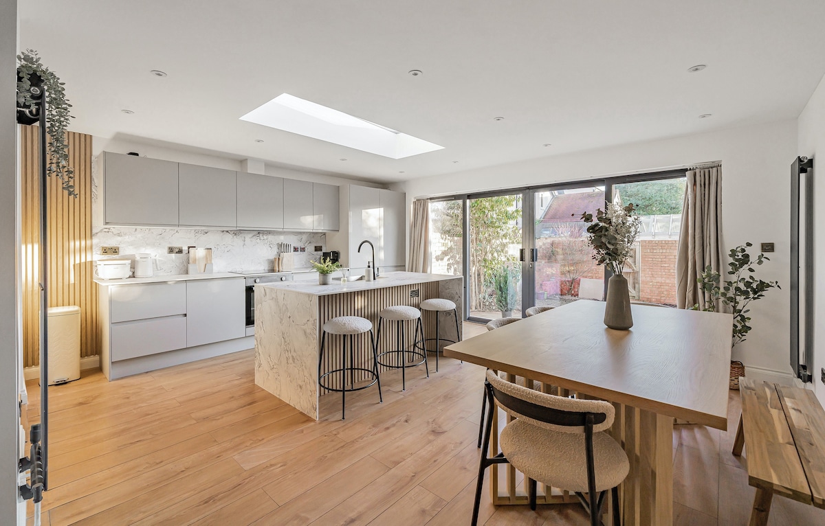 Stunning 5 Bedroom Home - Central Oxford