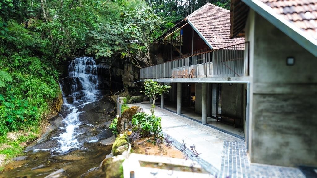 Waterfalls view Private Villa with Swimming Pool