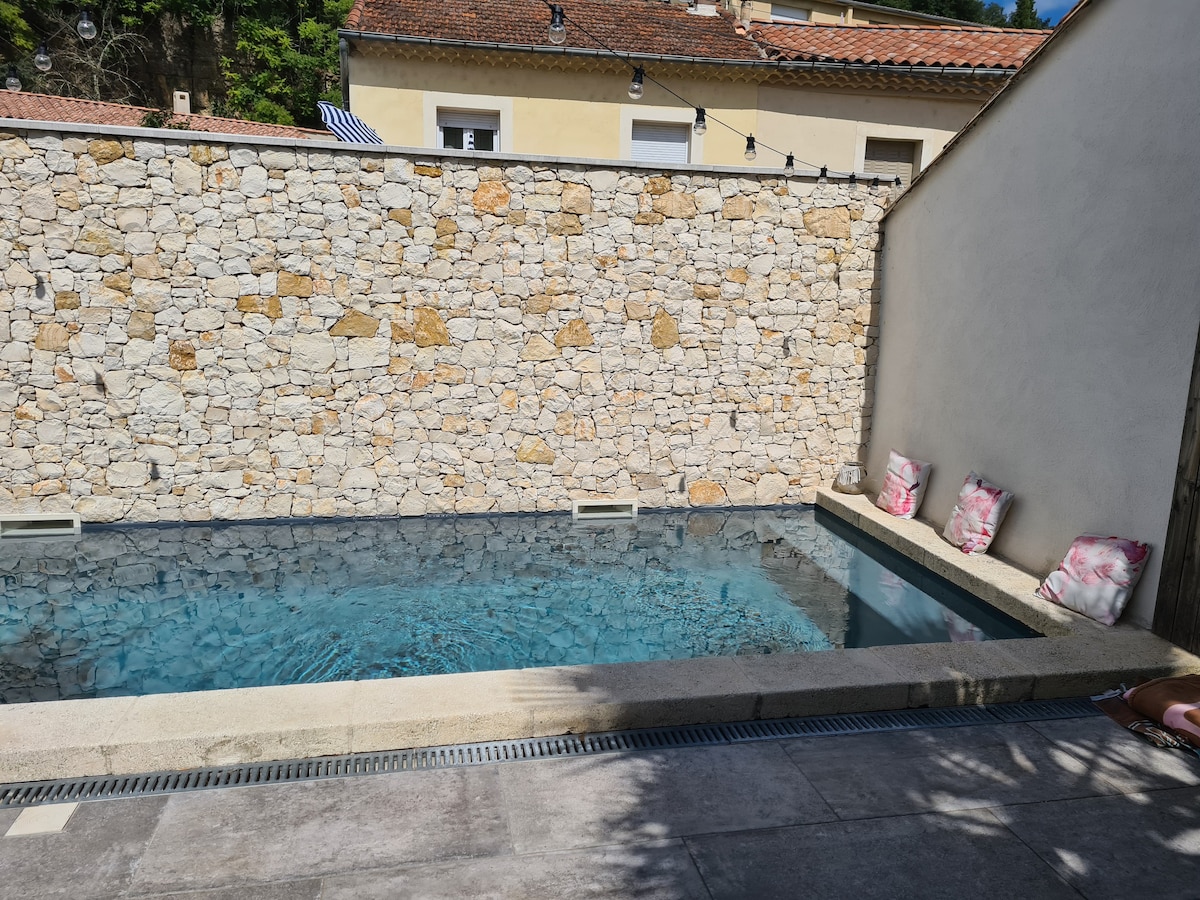 Grand loft avec Piscine aux Portes des Cévennes