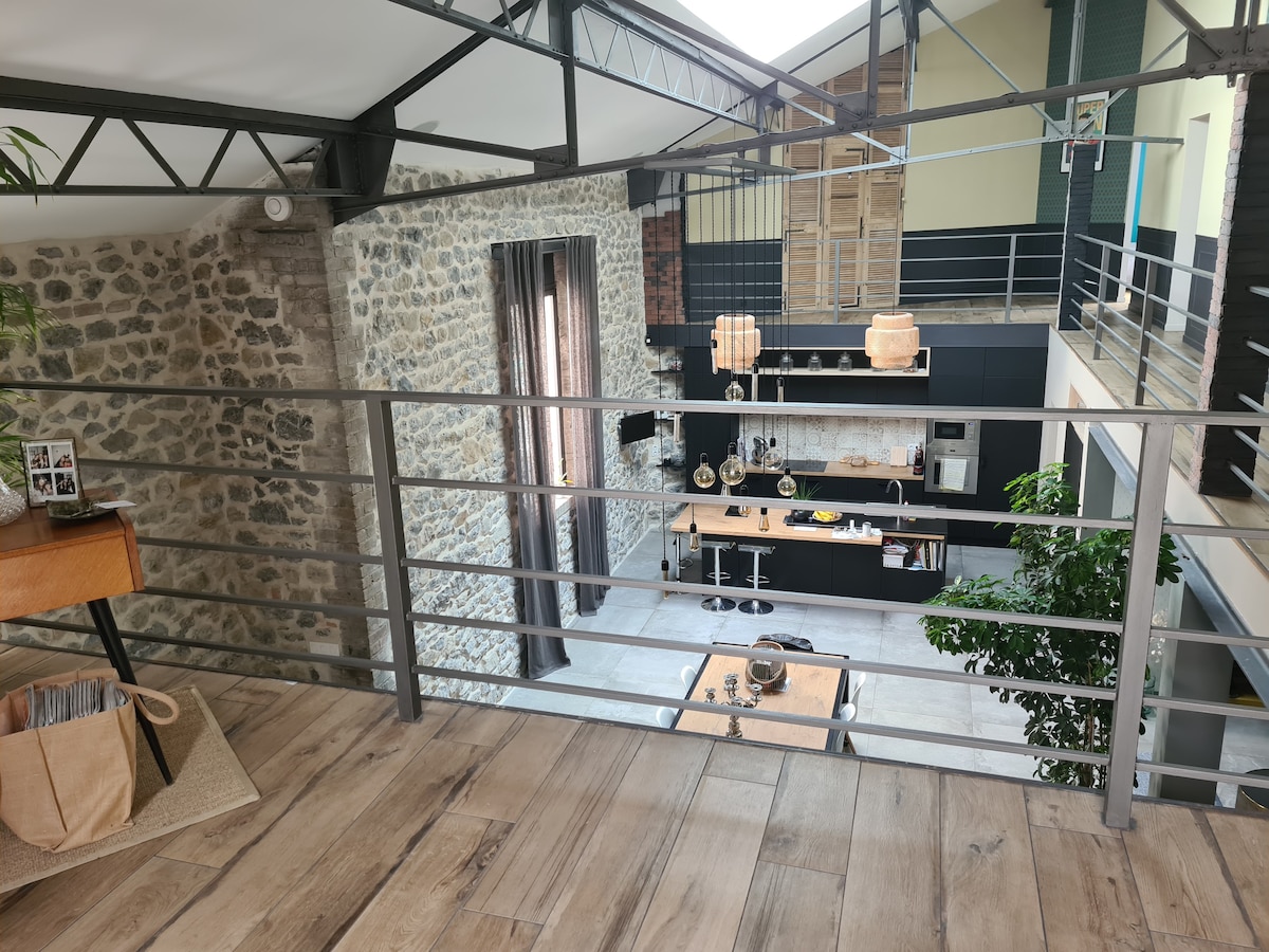 Grand loft avec Piscine aux Portes des Cévennes