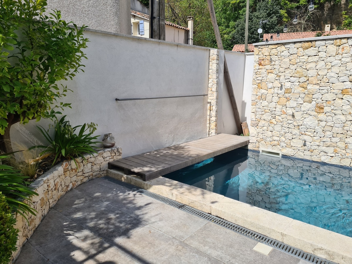 Grand loft avec Piscine aux Portes des Cévennes