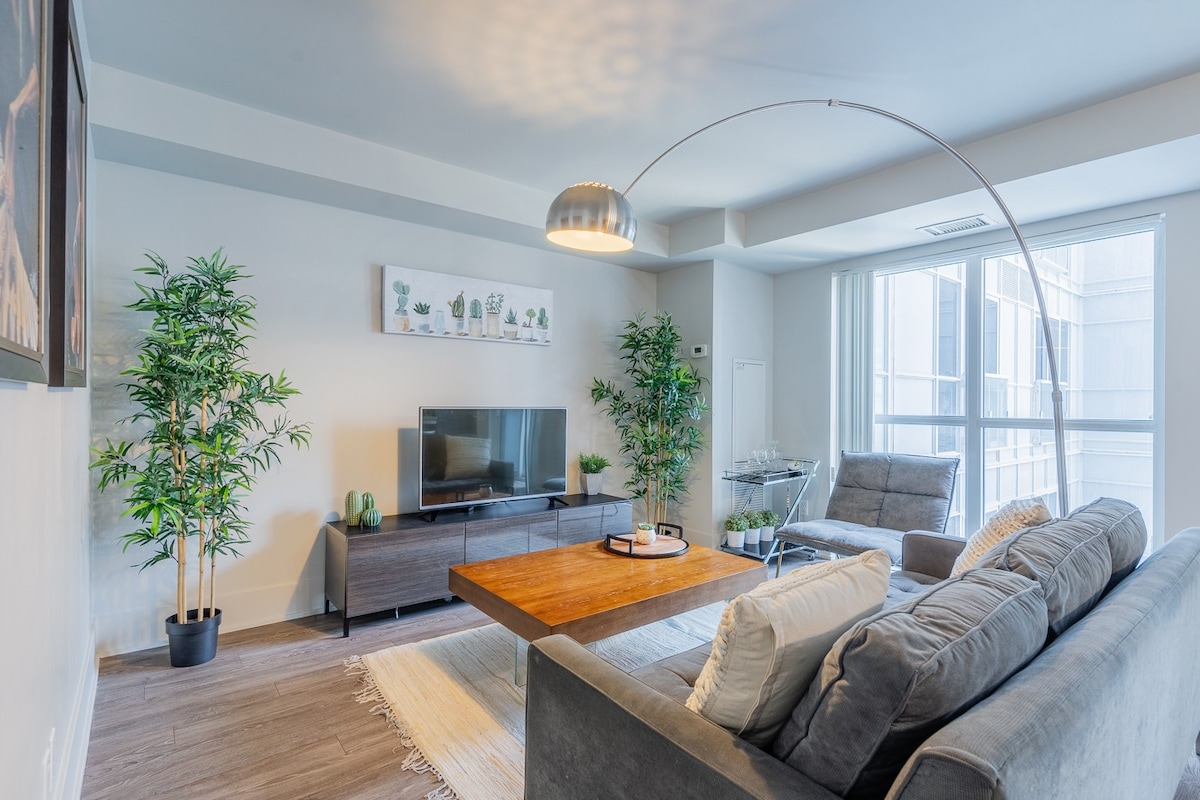 Stylish Condo Near CN Tower