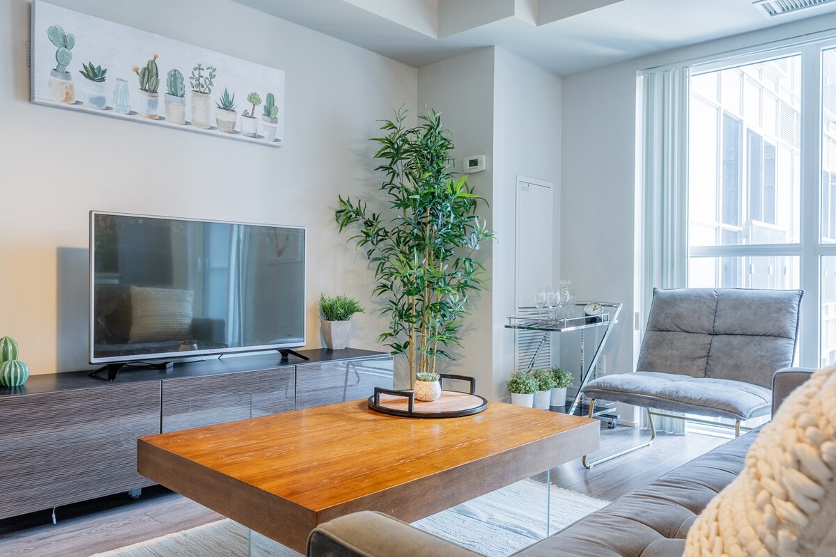 Stylish Condo Near CN Tower