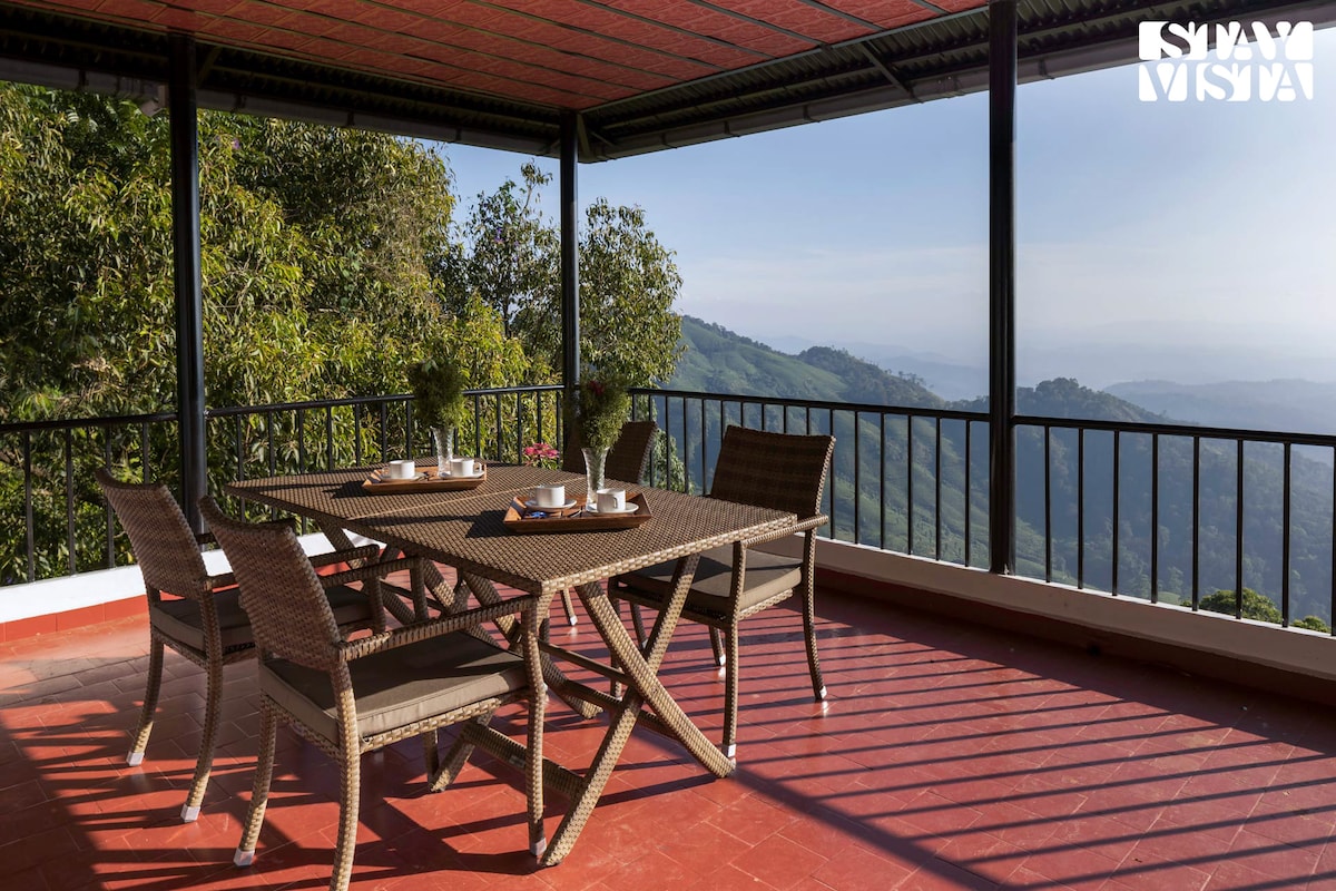 4BHK Vale Echoes w/ Breakfast & View @ Munnar