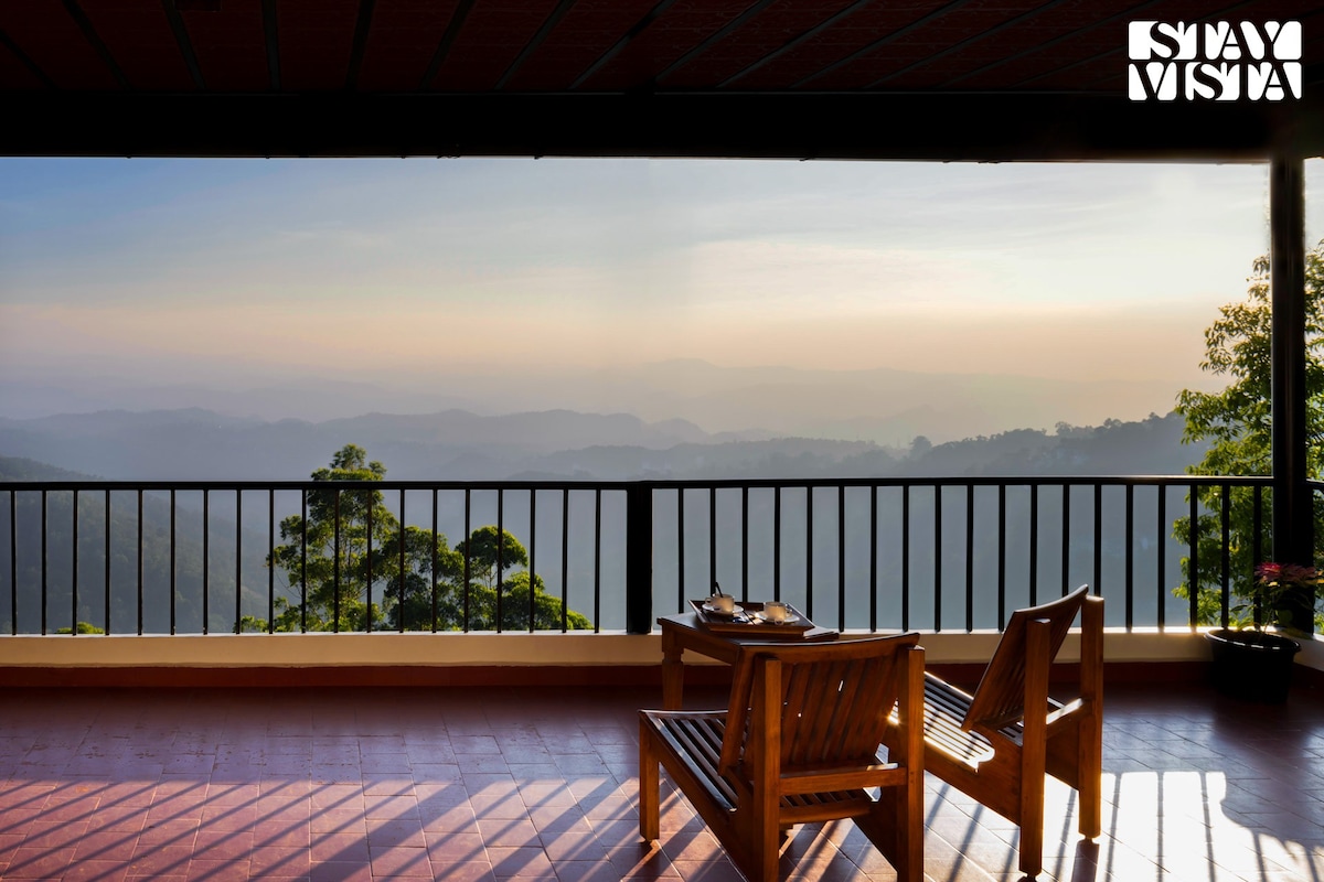 4BHK Vale Echoes w/ Breakfast & View @ Munnar