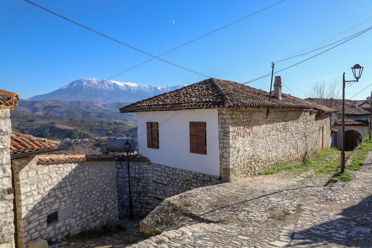 Villa Maria - Berat Castle