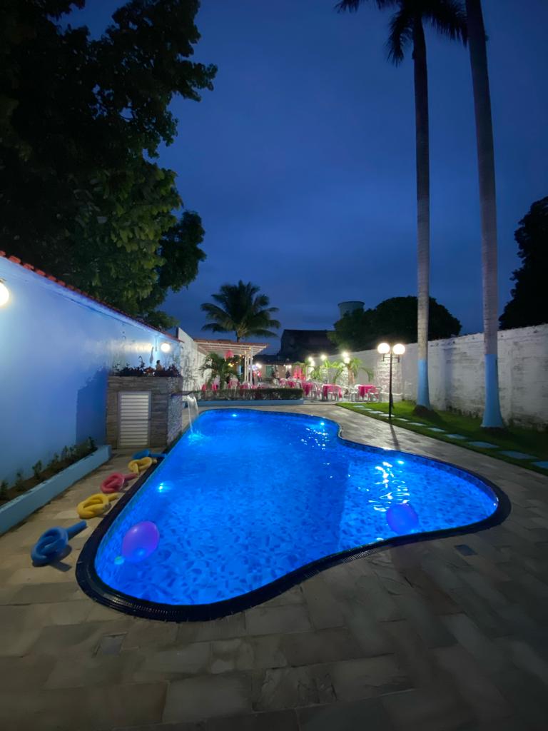 Casa com piscina em Manaus - AM