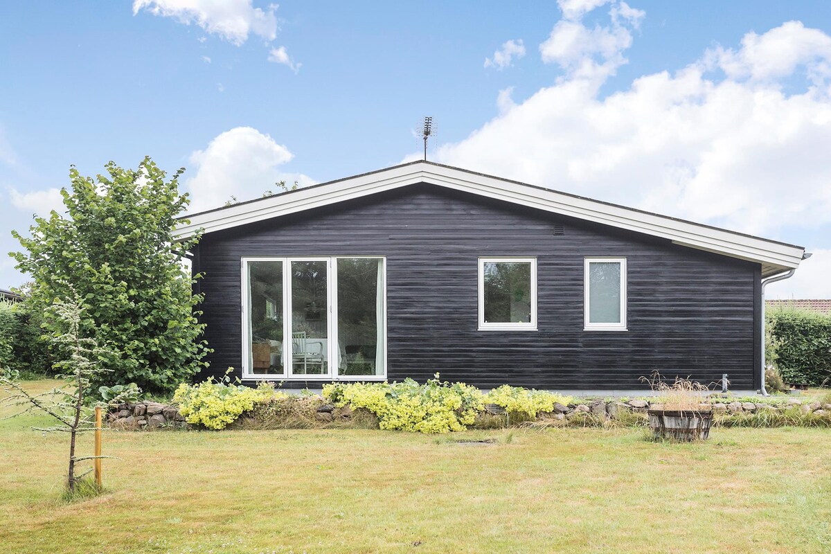 Det skønneste sommerhus lige ved strand & skov