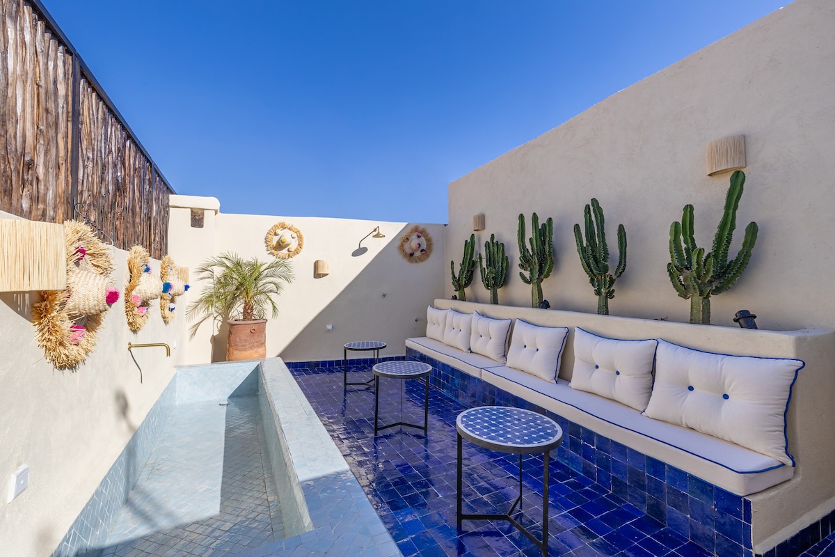 Riad Dar LallaSaadia-Exclusiv-Pool-Breakfast